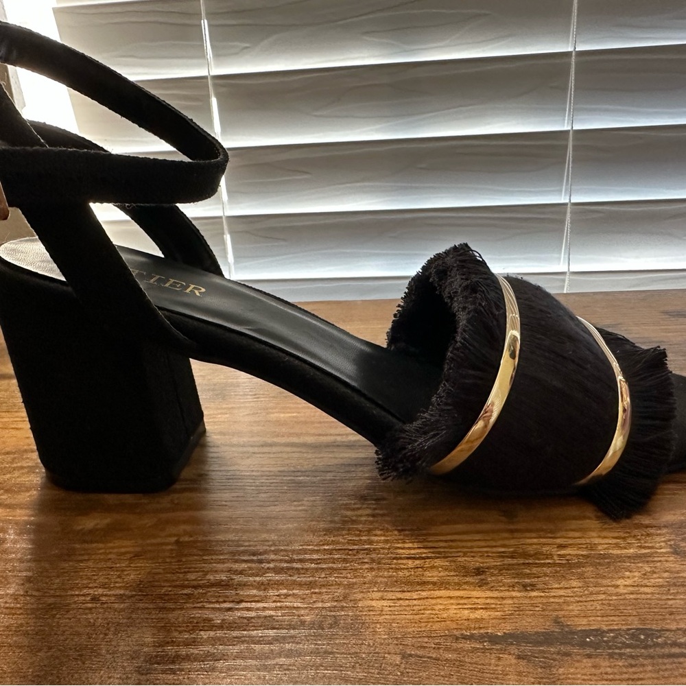 Elegant Black and Gold Women's Block Heel Sandals